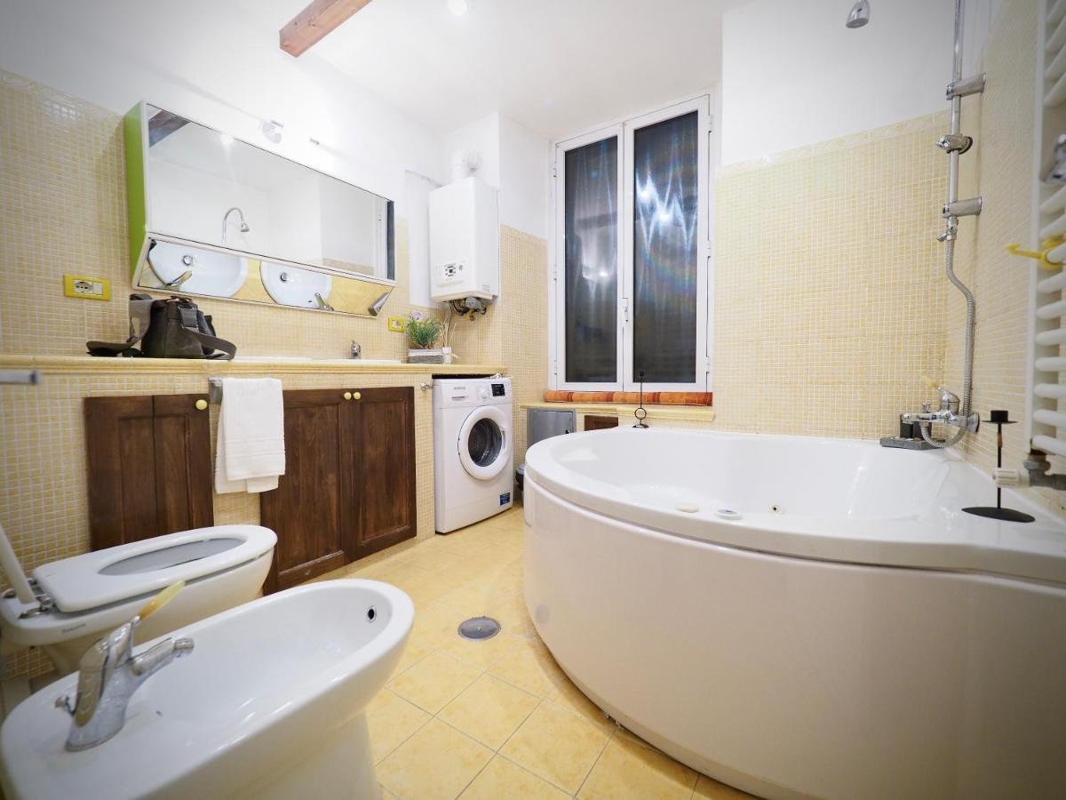 Dimora Delle Camelie Apartment Genoa Luaran gambar